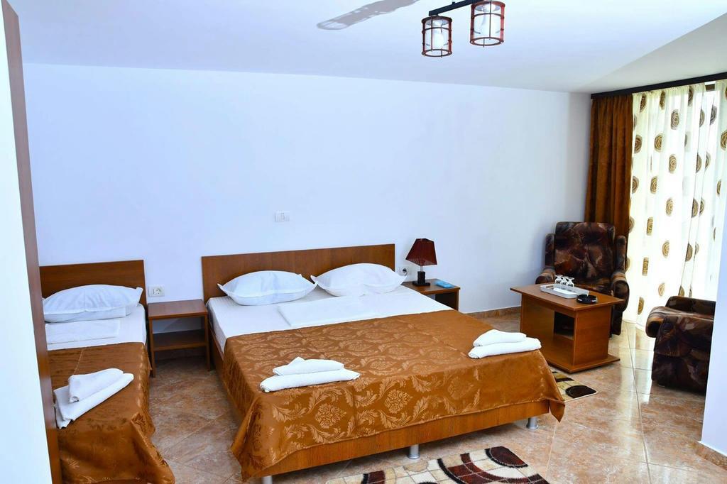 Casa Kmy Hotell Tuzla Exteriör bild